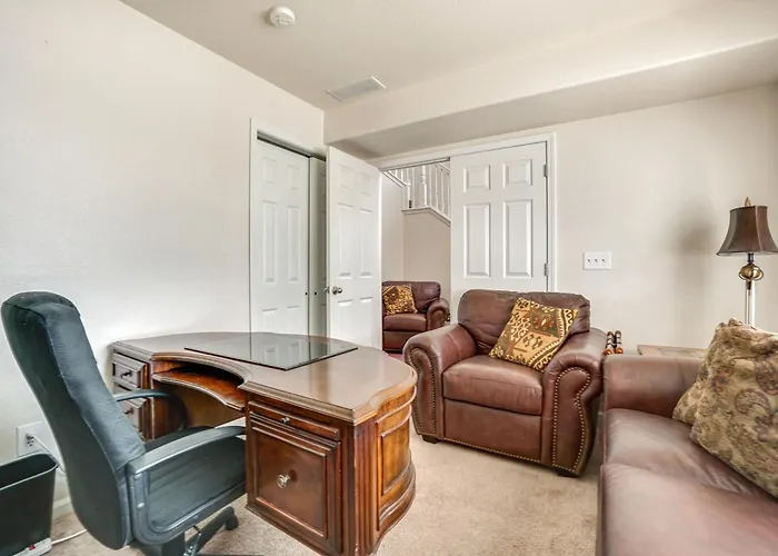 ~ 5 Mi To Frontier Park: Cozy Townhome