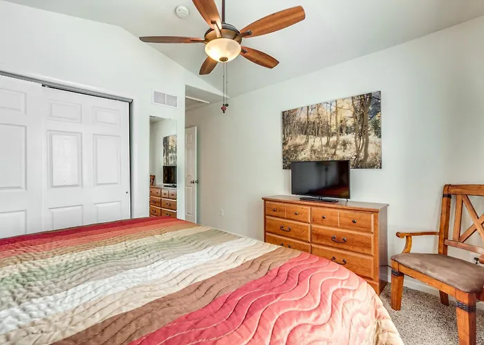 Сasa de vacaciones ~ 5 Mi To Frontier Park: Cozy Townhome