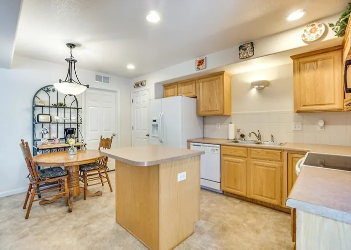 ~ 5 Mi To Frontier Park: Cozy Townhome Сasa de vacaciones Cheyenne