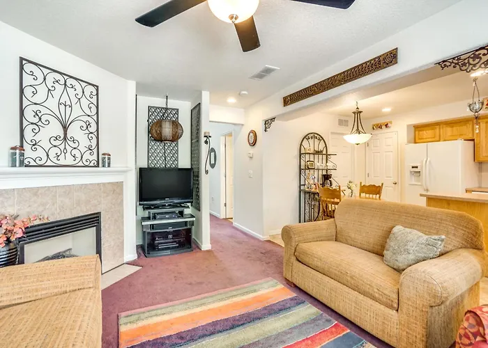 ~ 5 Mi To Frontier Park: Cozy Townhome Сasa de vacaciones Cheyenne